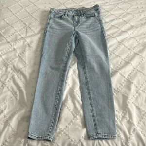 American Eagle next level stretch light blue skinny jeans- size 8 short